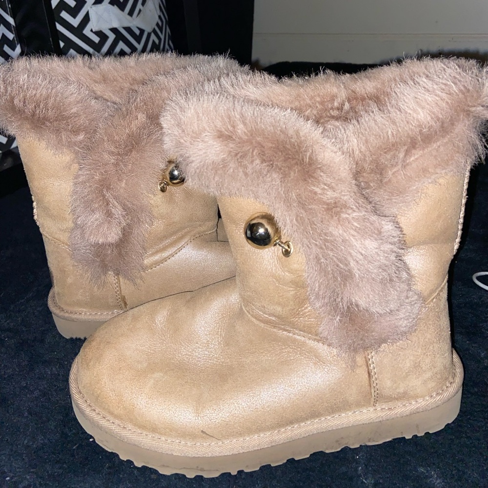 UGG ROSE GOLD BOOTS